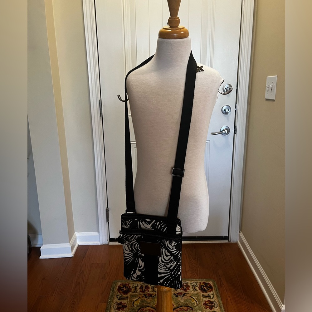 🛍 L.A.M.B. Crossbody Bag - Picture 5 of 7